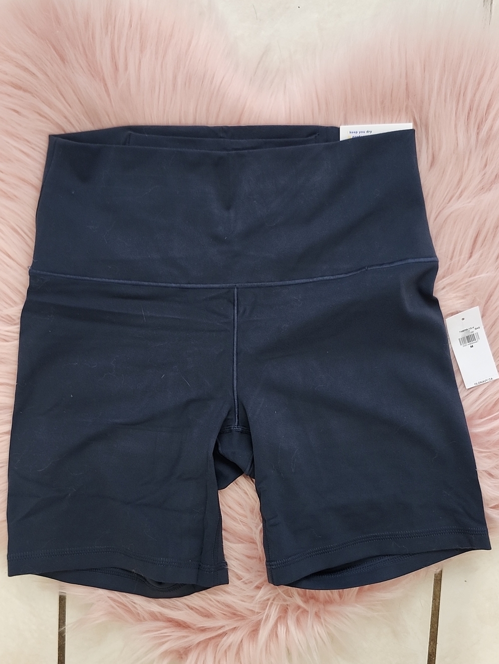Brand New OLD NAVY ACTIVE GO-DRY BIKE SHORTS-M